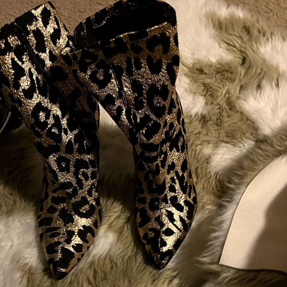 Leopard shoes